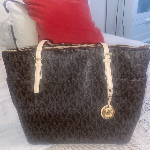 Michael Kors Purse - Picture 1 of 3